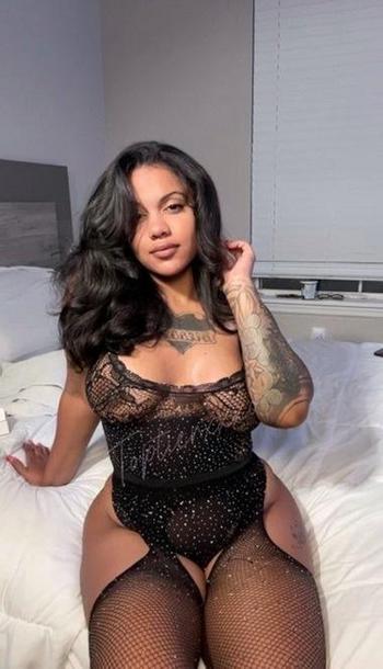 Mochi, 24  female escort, Bloomington