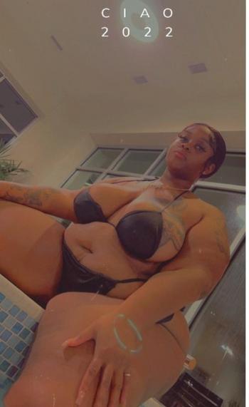 Moly, 30  female escort, Bloomington
