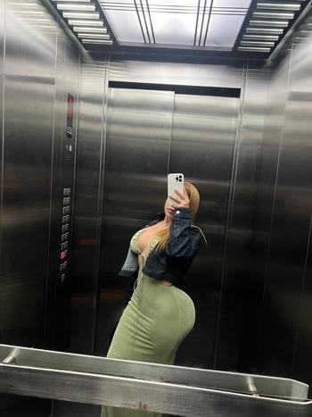 estafany, 27  female escort, Bloomington