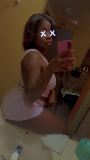 Kream, 29  female escort, Bloomington